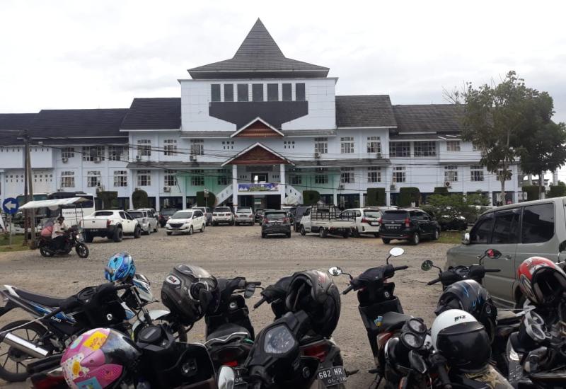 Salah satu lahan parkir di perayaan HUT ke-17 Mukomuko.