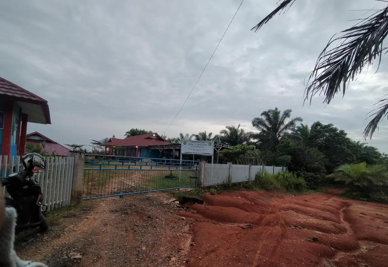 Sudah Empat Tahun, Akses Jalan ke SMK IT Arsitek Kota Bengkulu Bak Lintasan Offroad
