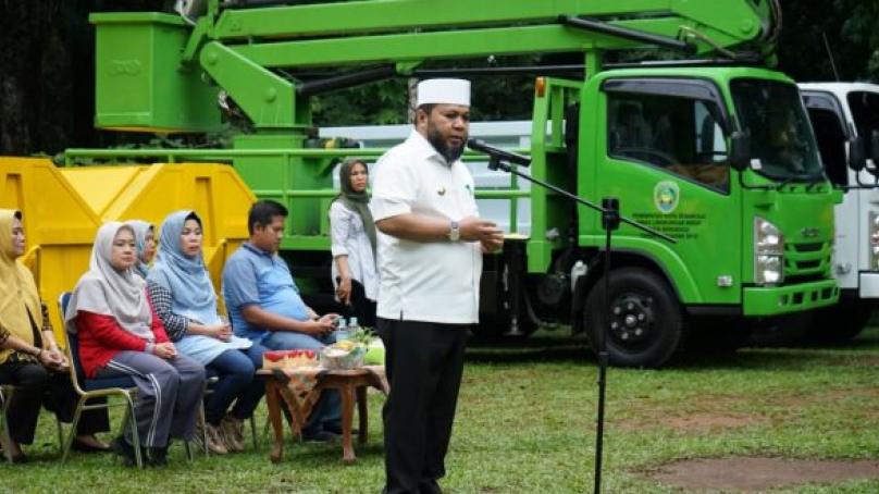 Walikota saat memimpin apel di DLH Kota Bengkulu.