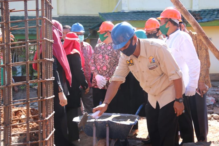 Bentuk Calon Pemimpin Berakhlak, SMPN 2 Bangun Masjid 