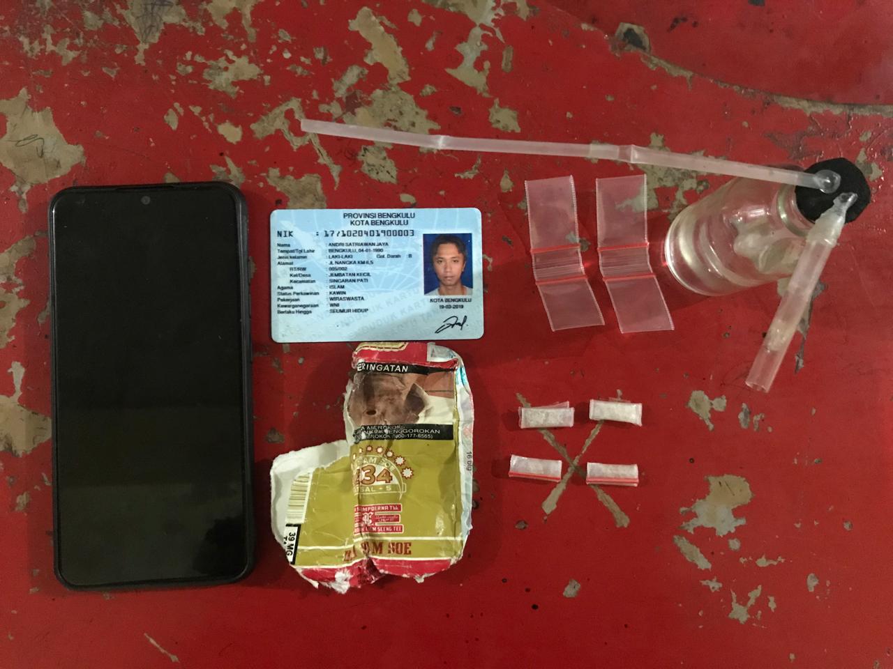  Warga Kota Diamankan Bersama 4 Paket Sabu dan Bong