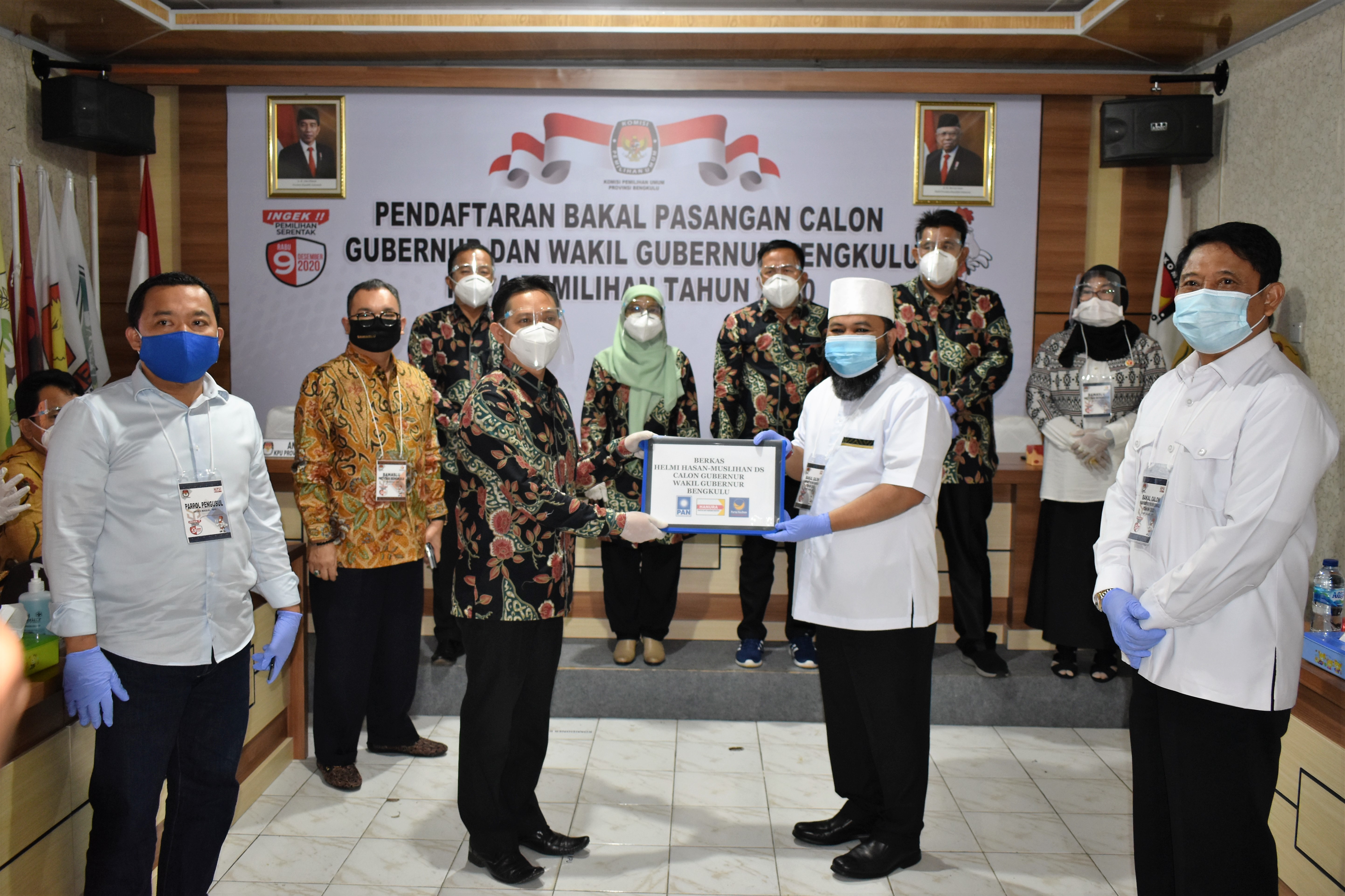 Tanpa Basa-Basi, Helmi Hasan - Muslihan DS Daftar ke KPU