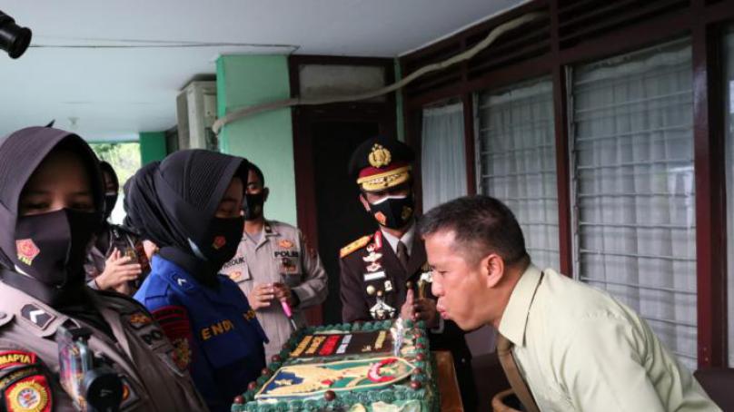 Surprise Polri Untuk TNI di HUT TNI ke-75 Tahun