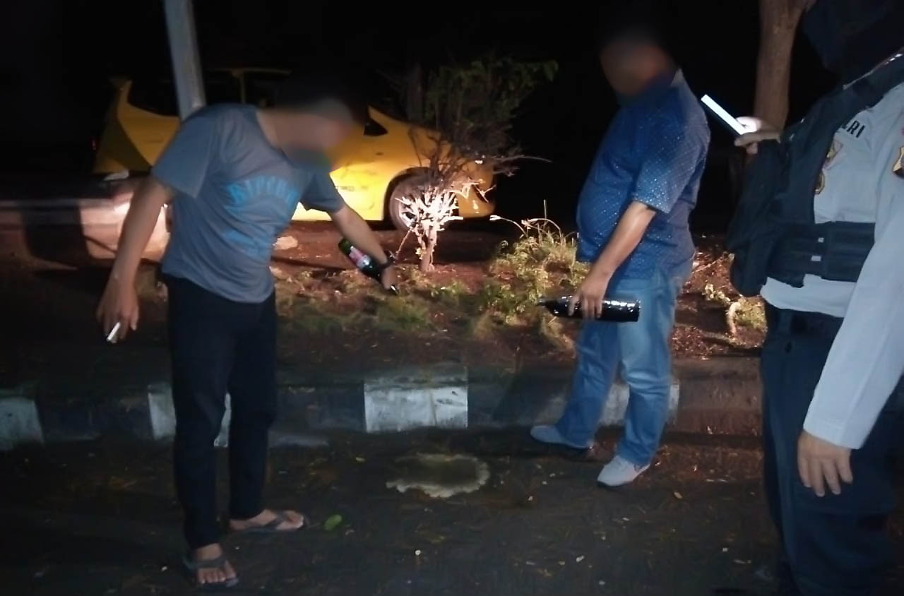 Patroli Malam, Polres Banggai Dapati Dua Sejoli Tenggak Miras