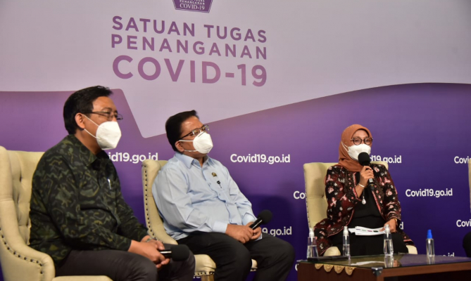 Anggota Bawaslu Ratna Dewi Pettalolo (kanan) menjadi pembicara dalam talkshow yang diadakan BNPB bertema 'Investigasi Kesiapan APD Pilkada : Apa Hasilnya', di Jakarta, Jumat (4/12/2020)/foto: Rama Agusta (Humas Bawaslu RI).