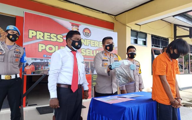 Dikelabui Petugas, Pengedar Ganja Kocar Kacir