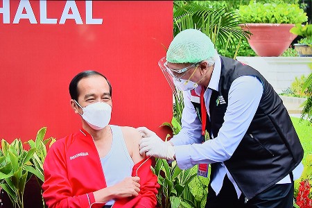 Presiden Jokowi Terima Vaksinasi Covid-19 Kedua