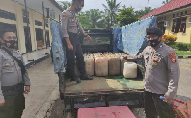 Polres Mukomuko Amankan 650 Liter Tuak, Dua Pemilik Dikenakan Tipiring
