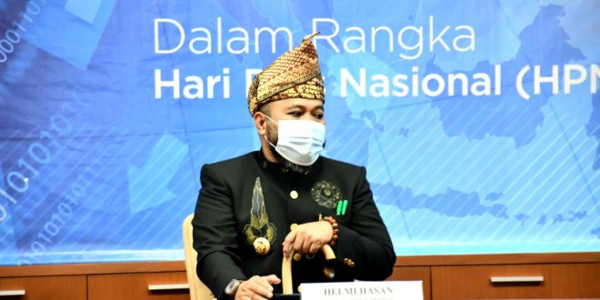 walikota helmi