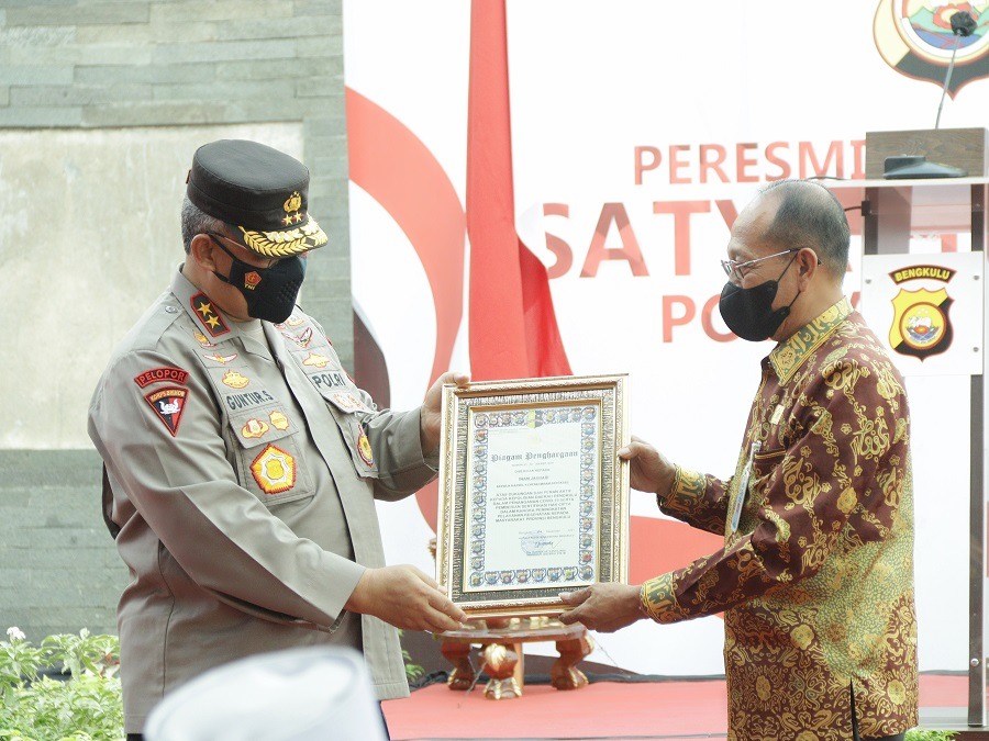 pemberian penghargaan