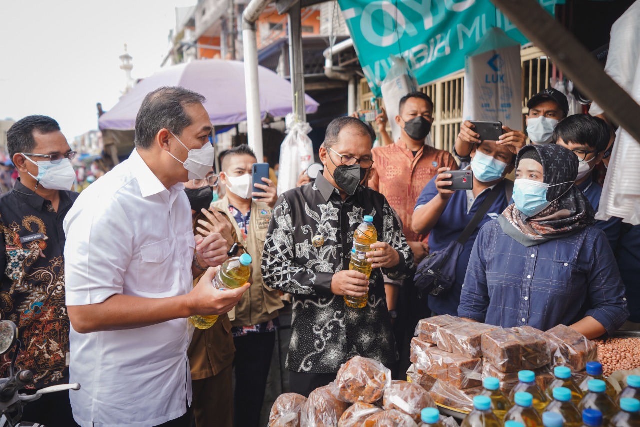 Ilustrasi Kemendag RI saat sidak kebutuhan minyak goreng