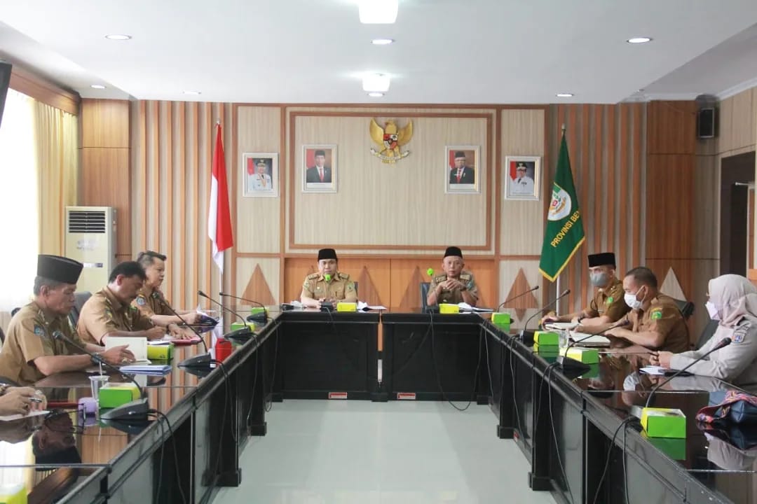 Rapat mafia tanah