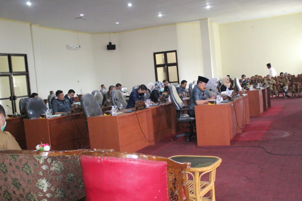 Bupati Benteng Jawab Pandangan Fraksi Atas Raperda LKPJ APBD 2019