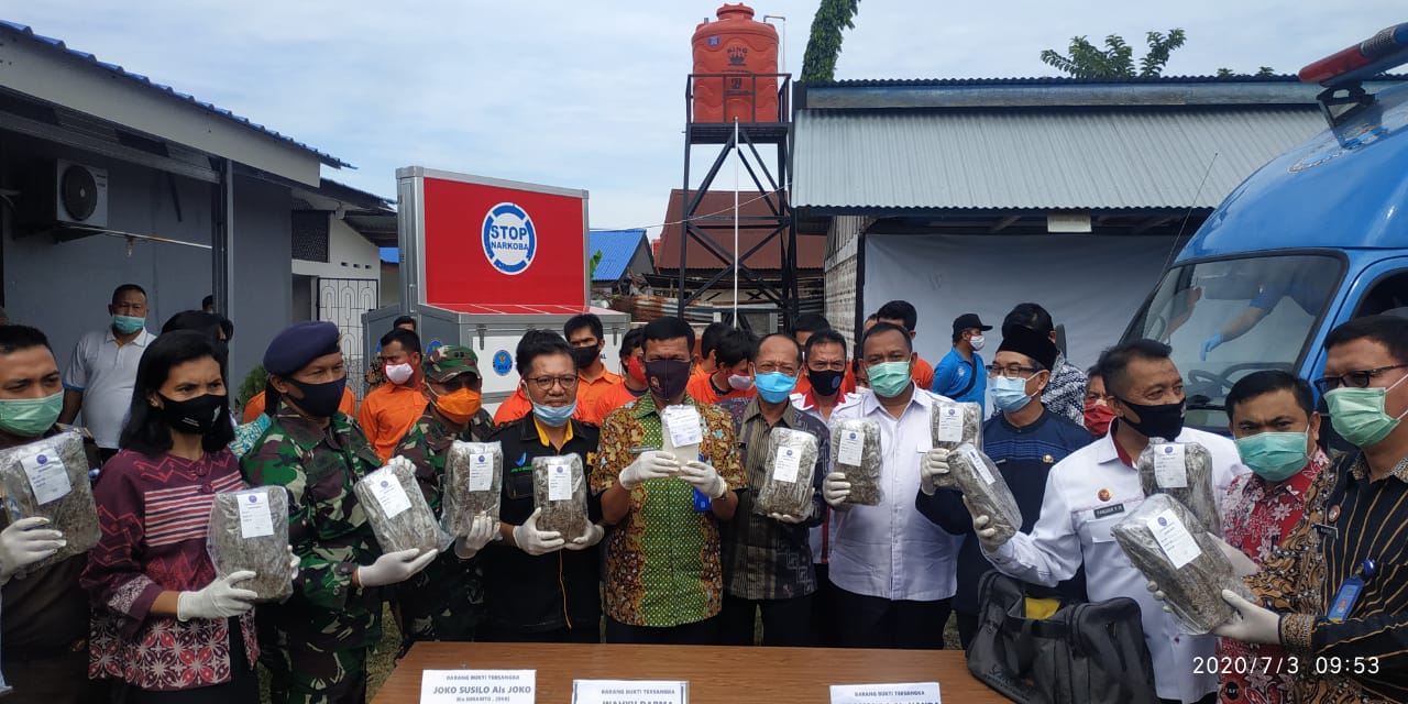 BNNP Bengkulu Musnahkan 1Kg Shabu dan 11,7 Kg Ganja
