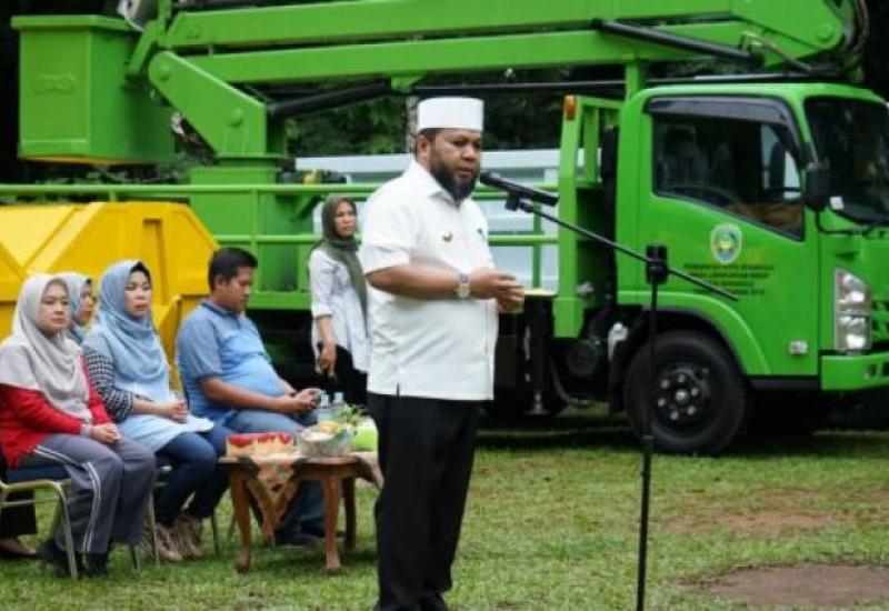 Walikota saat memimpin apel di DLH Kota Bengkulu.