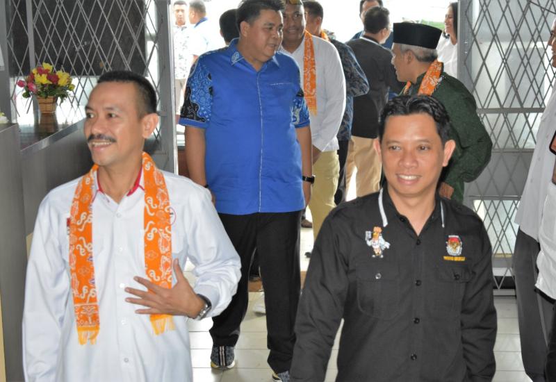 Ketua KPU Provinsi Bengkulu bersama Ketua KPU Provinsi Maluku.