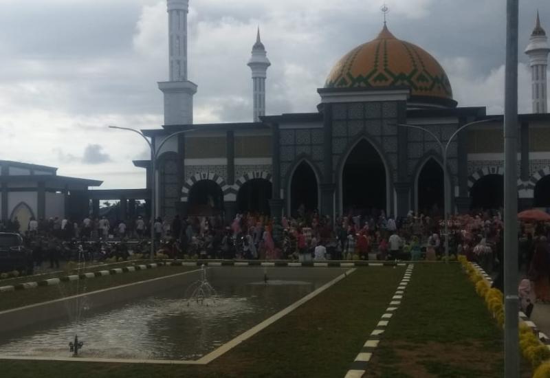 Tablik akbar bersama Gus Mifta, Masjid Baitul Huda ramai dihadiri jamaah. 