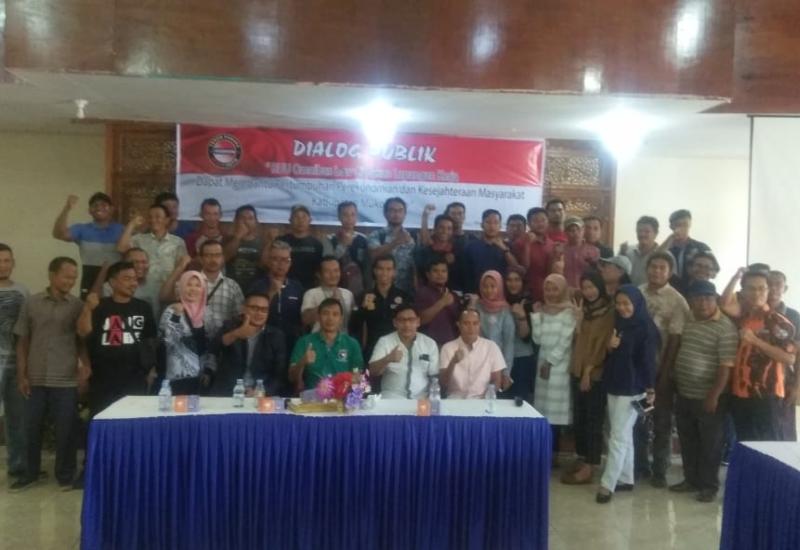 Dialog Publik bahas Omnibus Law.