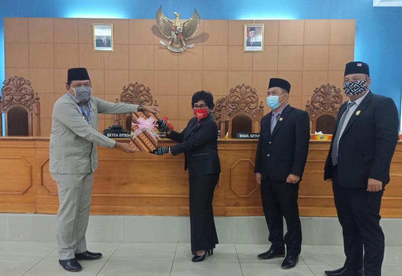 Ditengah Pandemi Covid-19, Dewan BU Paripurnakan LKPJ Bupati Tahun 2019
