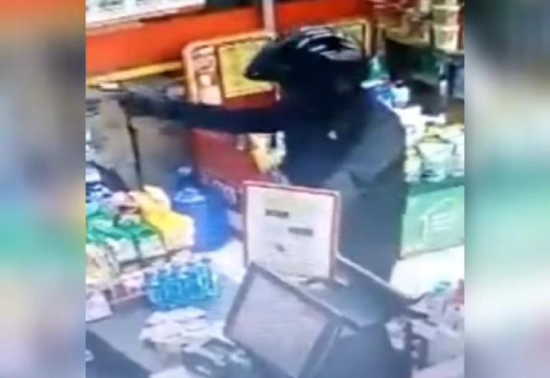 Perampok Bersenpi Beraksi di Alfamart,  Bawa Uang Rp 4,8 Juta