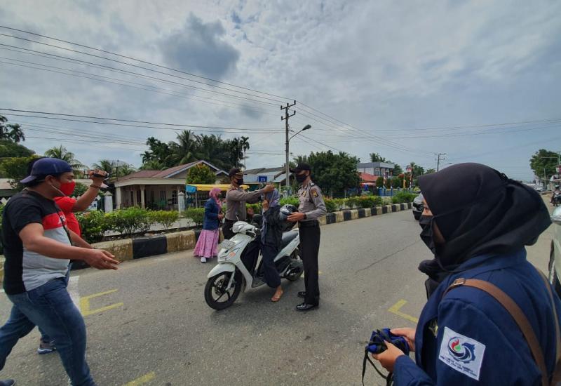 Bersama Mahasiswa KKN, Polsek MMU Sosialisasikan AKB