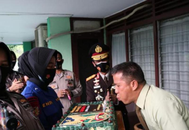 Surprise Polri Untuk TNI di HUT TNI ke-75 Tahun