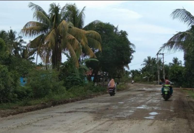 Jalan Diperbaiki, Warga Mukomuko Diminta Hati-Hati