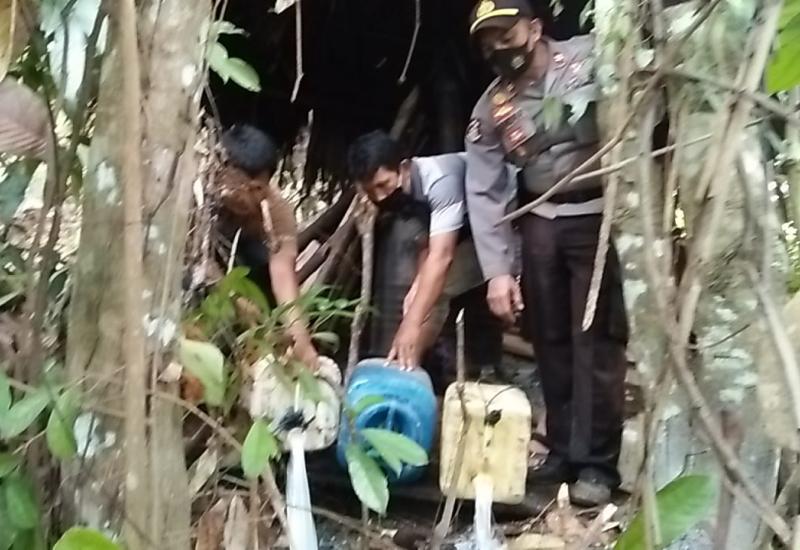 Tiga Pondok Pambrik Cap Tikus Dimusnahkan