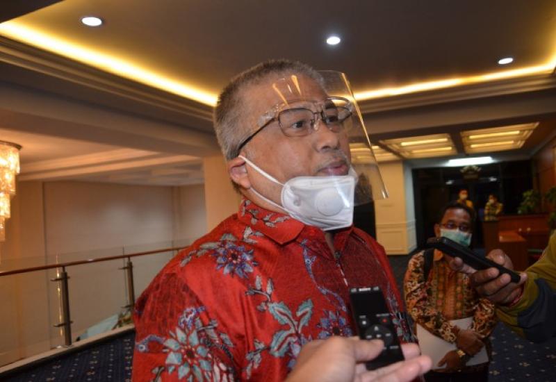 Wakil Ketua Komisi IX DPR RI Ansory Siregar usai menggelar pertemuan dengan Gubernur Lampung, Kamis (26/11/2020), di Tanjung Karang, Lampung. Foto : Husen/mr