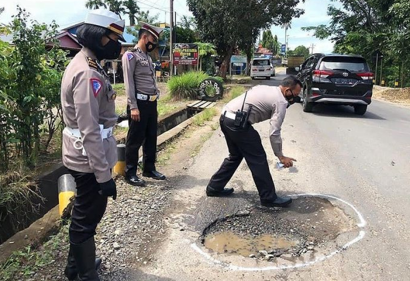 Jalan Berlubang di Kota Bengkulu Disurvey