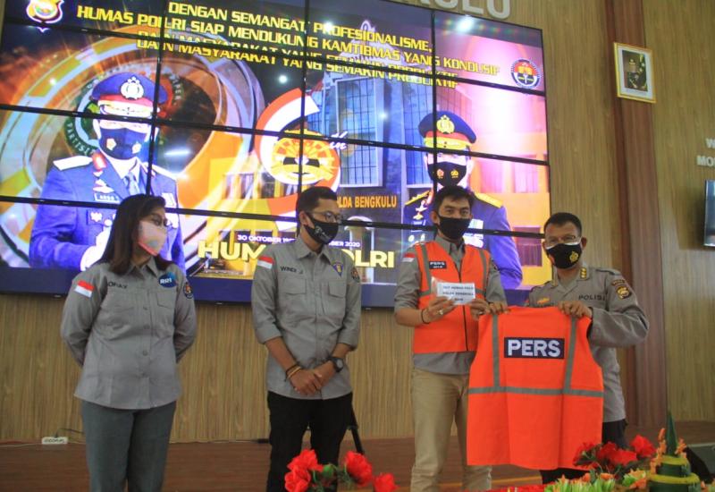 Polda Bengkulu Beri Jurnalis Atribut Khusus Untuk Meliput Demo