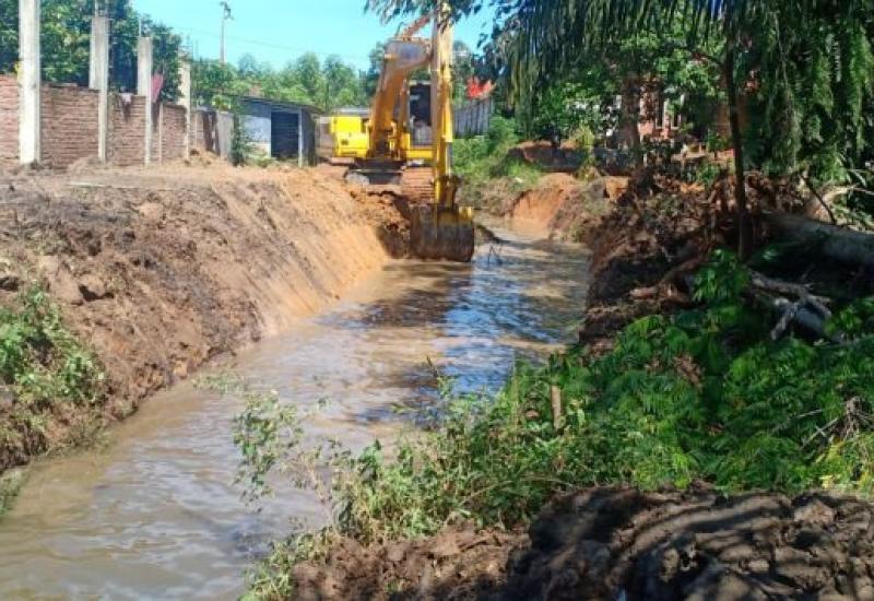 Antisipasi Banjir, PUPR Kota Gencarkan Pengerukan Drainase