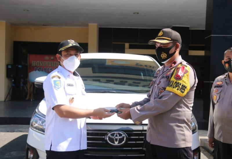 Usai Polda, Pemkot Juga Hibahkan Sebuah Mobil ke Polres Bengkulu