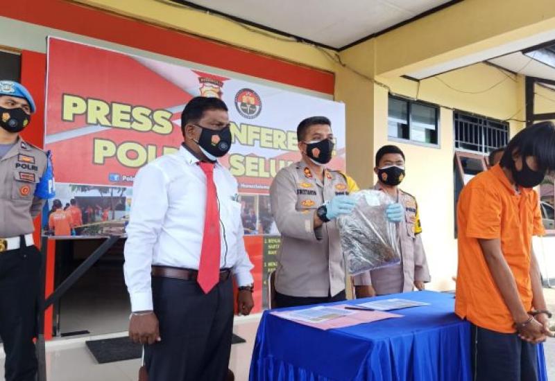 Dikelabui Petugas, Pengedar Ganja Kocar Kacir