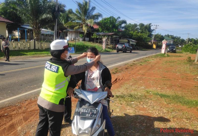 Himbau Prokes, Polres Benteng Binluh Disertai Pembagian Masker