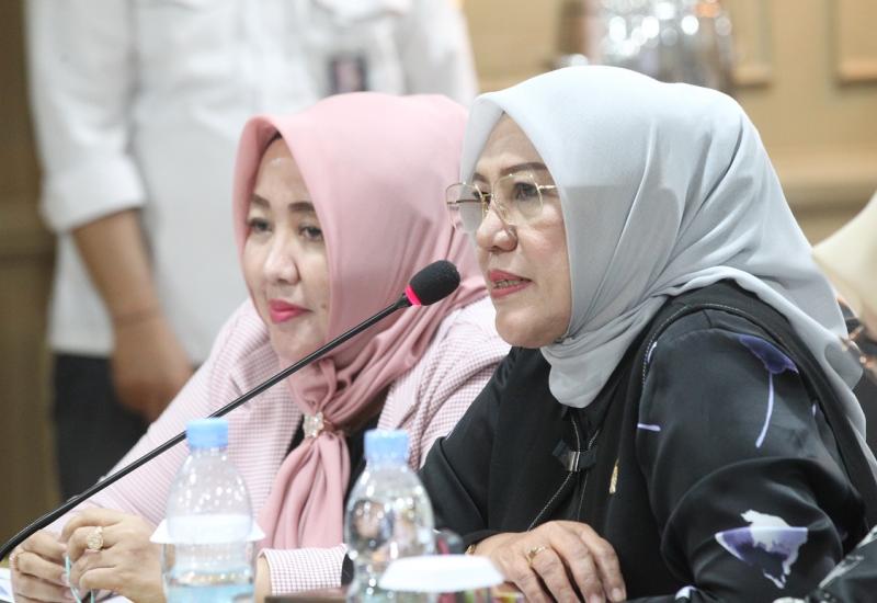 Hj Leni Haryati John Latief, Senator asal Provinsi Bengkulu.