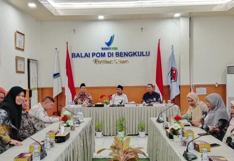 Ketua Ombudsman Republik Indonesia (ORI), Mokhammad Najih, S.H., M.Hum., Ph.D., melakukan kunjungan kerja ke Balai Pengawas Obat dan Makanan (BPOM) Bengkulu, Kamis (30/1/25).